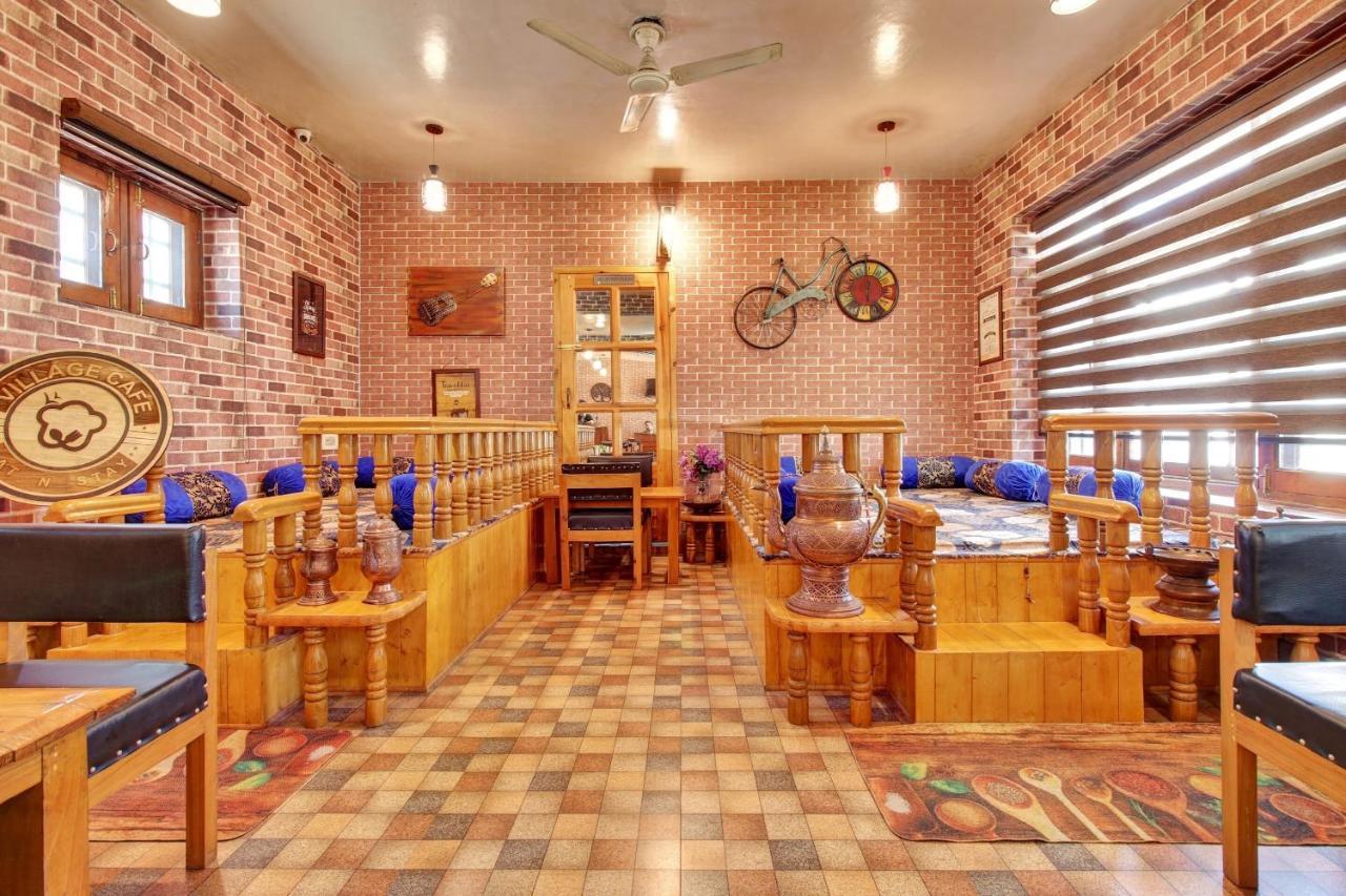 Super Oyo Capital O 91600 The Village Classic Hotel And Restaurant Srīnagar Exterior foto